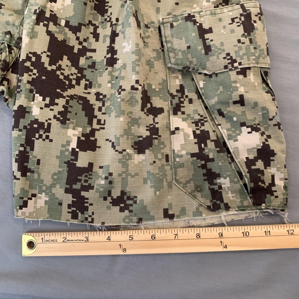 Navy Working Uniform Shorts Mens Large Cut Off Green Camo Cargo Type III BDU - Picture 7 of 9
